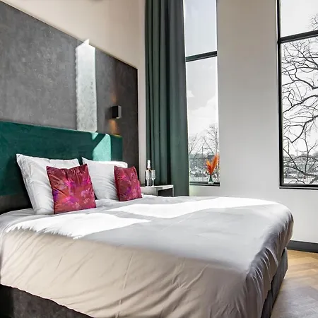 Monument Hotel