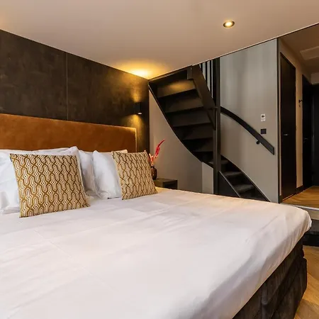 Monument Hotel