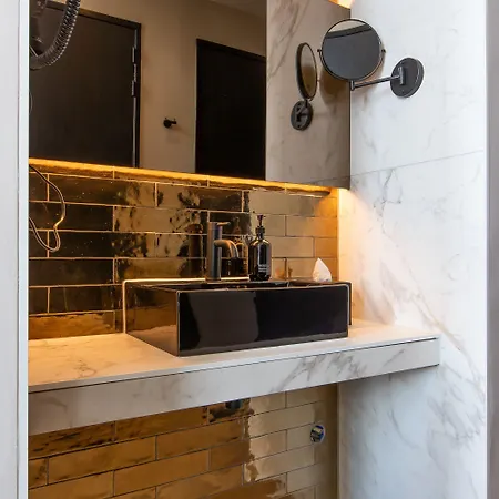 Monument Отель 4*